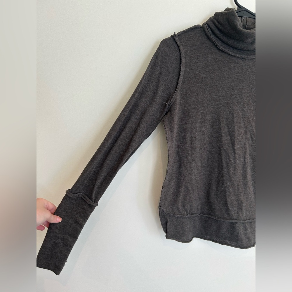 FREE PEOPLE We the Free Turtleneck Long Sleeve Exposed Seams Size XS - Picture 2 of 9